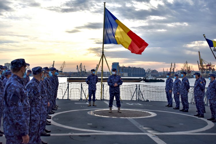 Ziua Armatei sărbătorită în Strâmtoarea Bosfor, Turcia