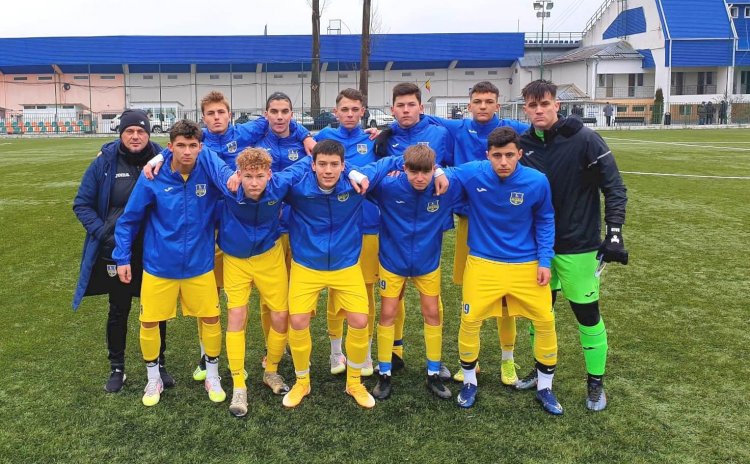 Fotbal-Victorii pentru juniorii de la ACS Kinder Constanţa