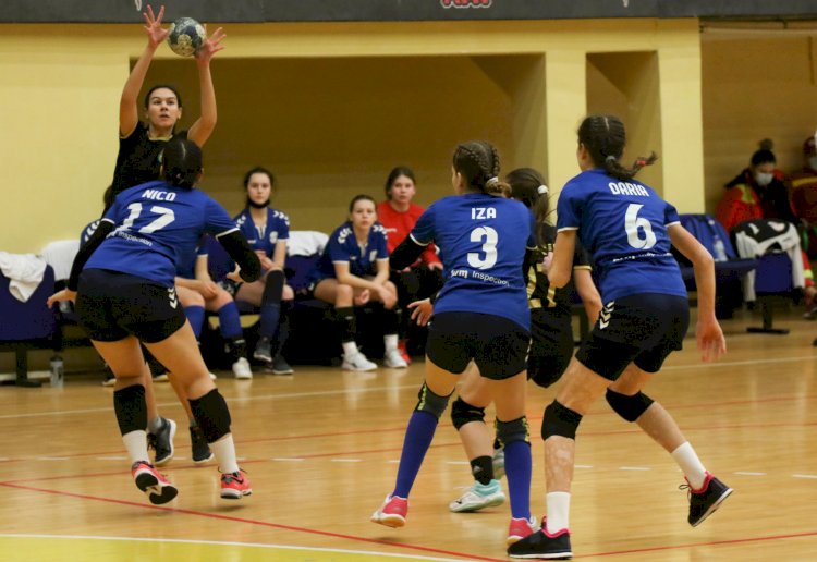 Handbal/Juniori 3 feminin-Handbal juvenil în Sala Sporturilor din Constanța