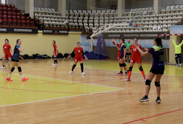 Handbal/Junioare 3 seria C-Junioarele de la HC Dunărea Brăila se mențin pe locul 1.