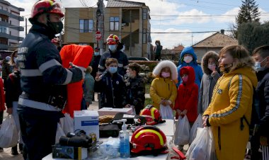 150 de elevi din orașul Ovidiu, învățați cum să reacționeze în situații de dezastre