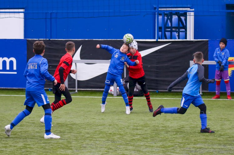 Fotbal/ACS Kinder 2012 a câştigat duelul cu Academia Hagi 2012