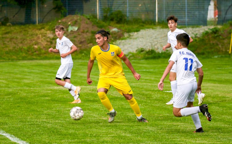 Fotbal/O remiză și două înfrângeri pentru juniorii Under 15 și Under 13 de la ACS Kinder