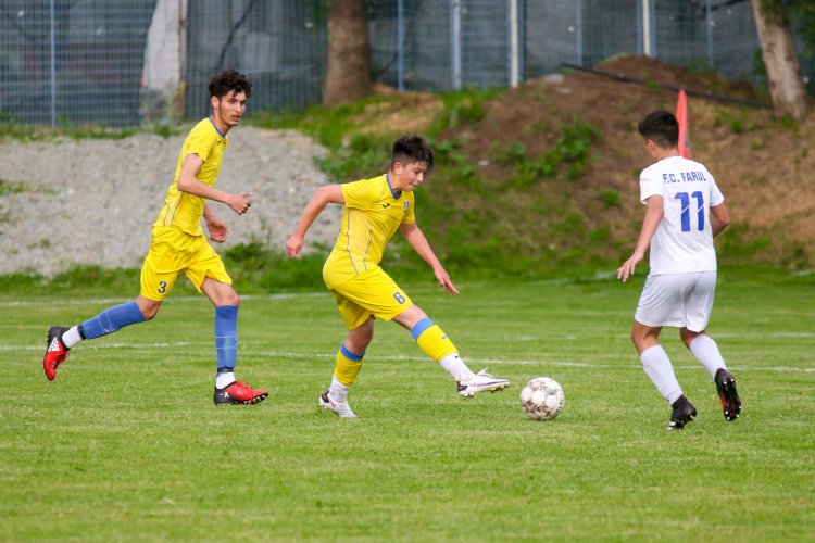 Fotbal/O remiză și două înfrângeri pentru juniorii Under 15 și Under 13 de la ACS Kinder