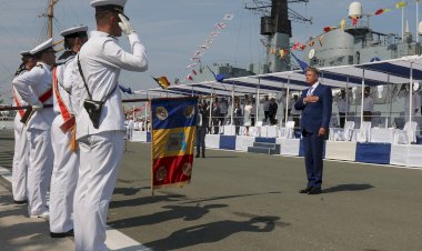 Klaus Iohannis :,,Mă bucur că suntem iar împreună pentru a celebra această mare sărbătoare, Ziua Marinei Române''