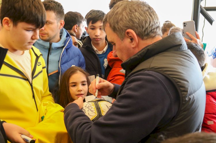 Gheorghe Hagi, întâlnire emoționantă la Scoala nr.23 !