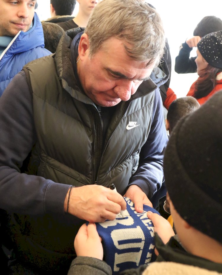 Gheorghe Hagi, întâlnire emoționantă la Scoala nr.23 !