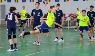S-a încheiat faza grupelor la ONSȘ - Etapa Națională la Handbal Gimnaziu Băieți