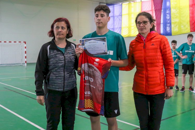 S-a încheiat faza grupelor la ONSȘ - Etapa Națională la Handbal Gimnaziu Băieți