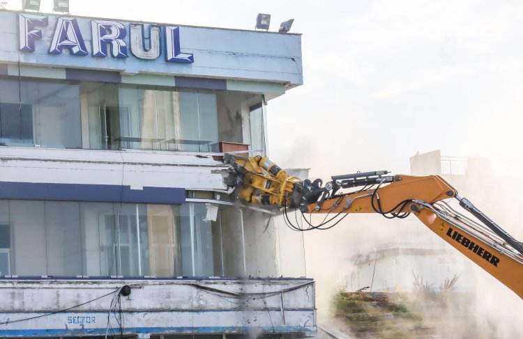 Demolarea stadionului „Gheorghe Hagi”