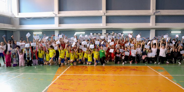 S-a încheiat Festivalul Județean de Minihandbal fete și băieți!