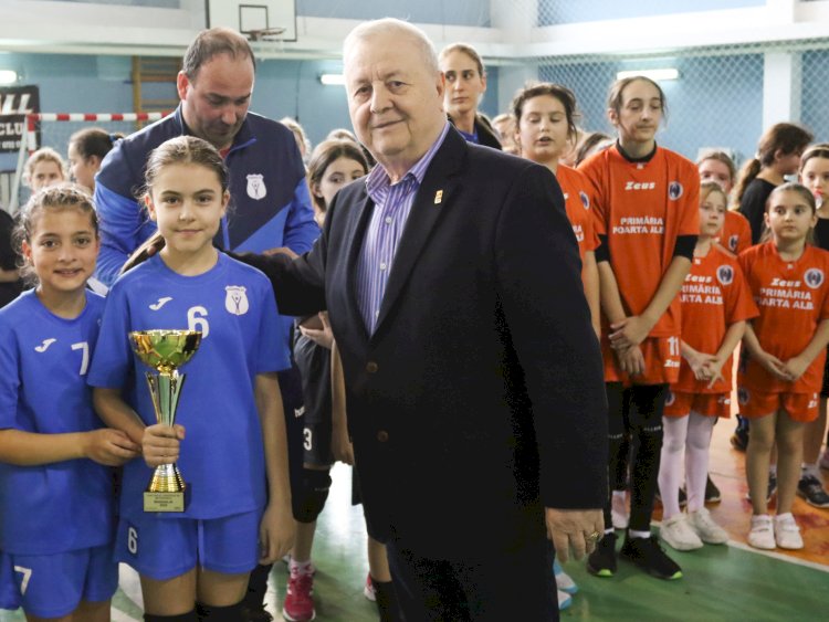 S-a încheiat Festivalul Județean de Minihandbal fete și băieți!