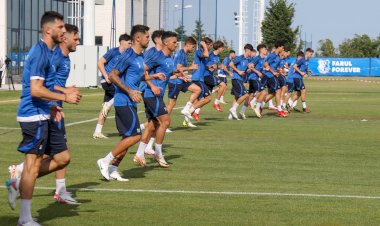 Farul a efectuat astăzi prima sedinţă de pregătire a noului sezon competiţional  - Galerie Foto