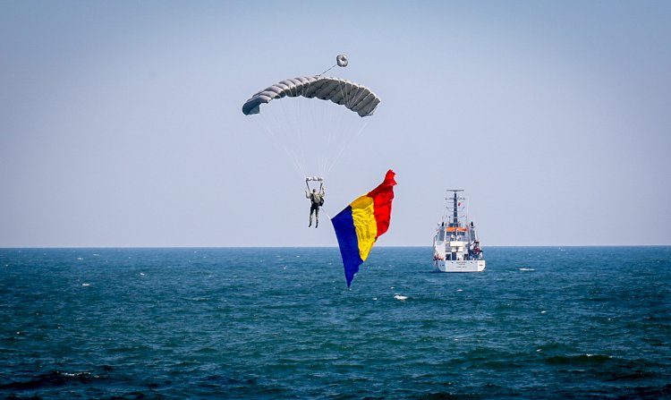 Spectacol pe Marea Neagră de Ziua Marinei Române: demonstrații navale și aeriene