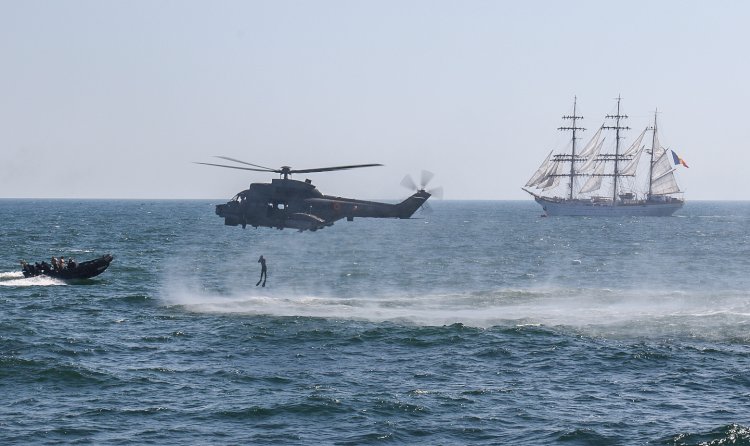 Spectacol pe Marea Neagră de Ziua Marinei Române: demonstrații navale și aeriene