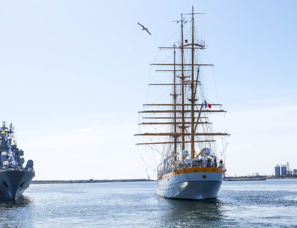 Nava-școală „Mircea” iese din Portul Constanța pentru un nou voiaj internațional