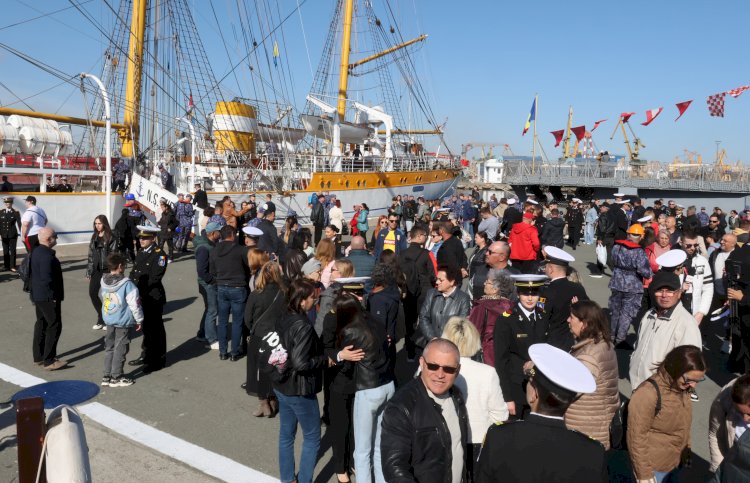 Nava-școală „Mircea” iese din Portul Constanța pentru un nou voiaj internațional