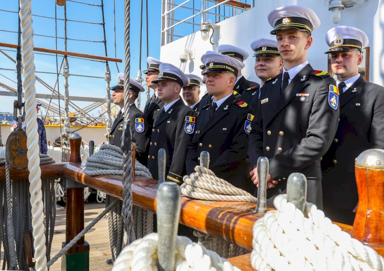 Nava-școală „Mircea” iese din Portul Constanța pentru un nou voiaj internațional